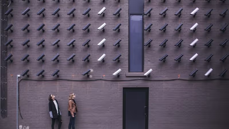 Cover image for How to disappear from the Internet like Jason Bourne